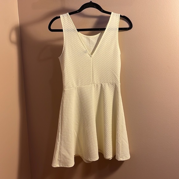 Light Yellow Dress Size 10 - Picture 3 of 4